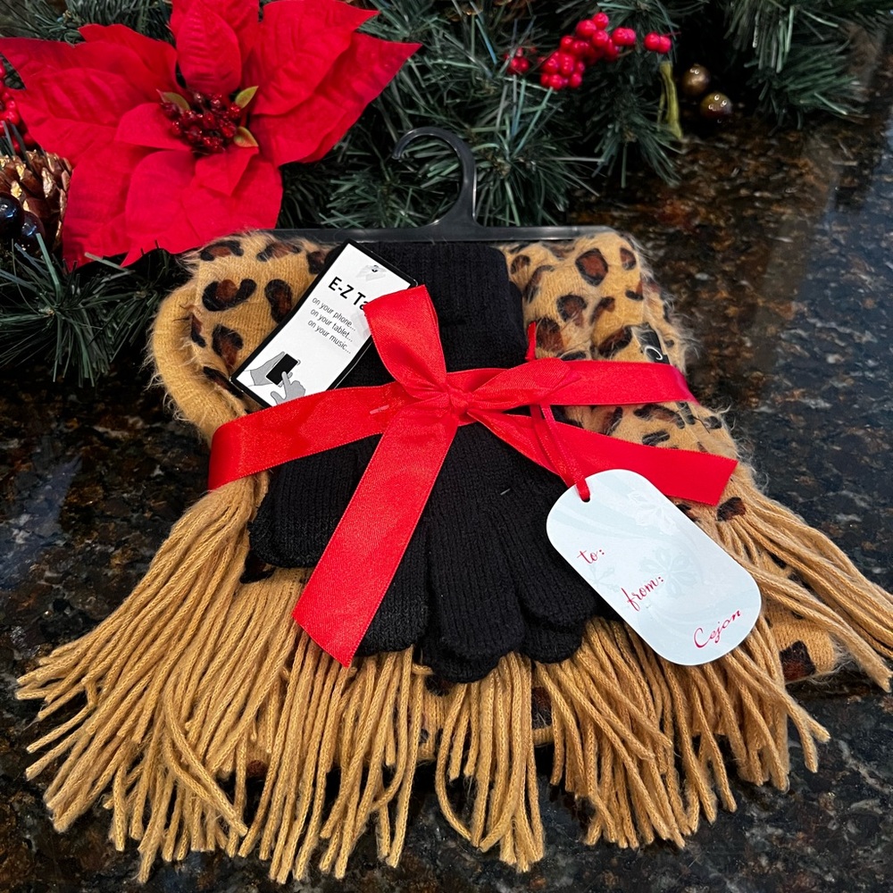 NWT•Luxurious Leopard Scarf and Glove Set by Cejon